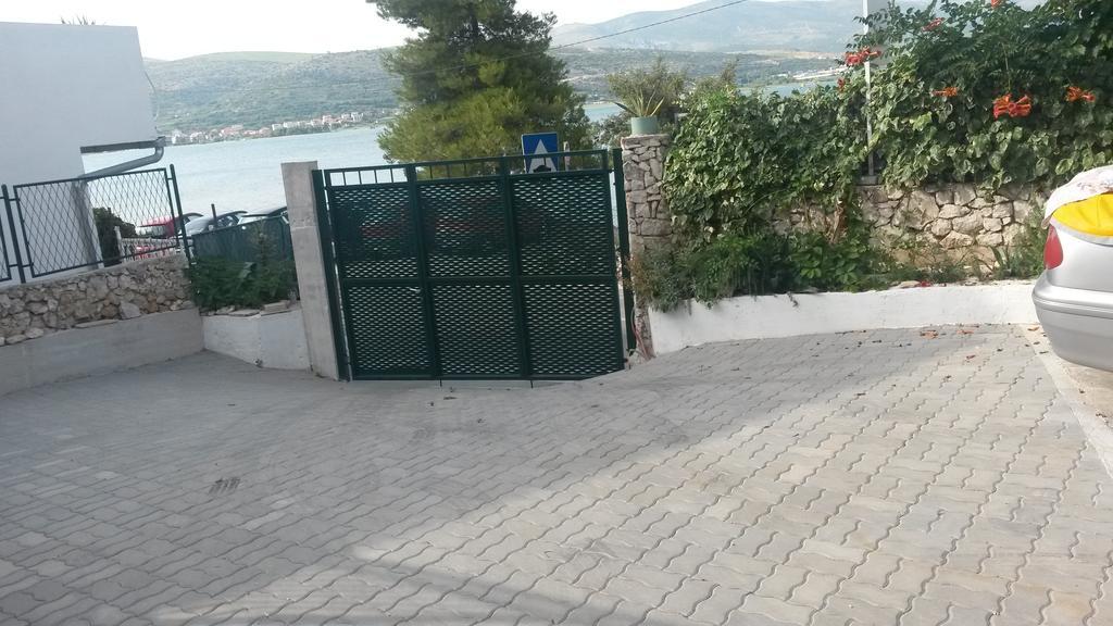 Apartments Dragan Трогир Экстерьер фото